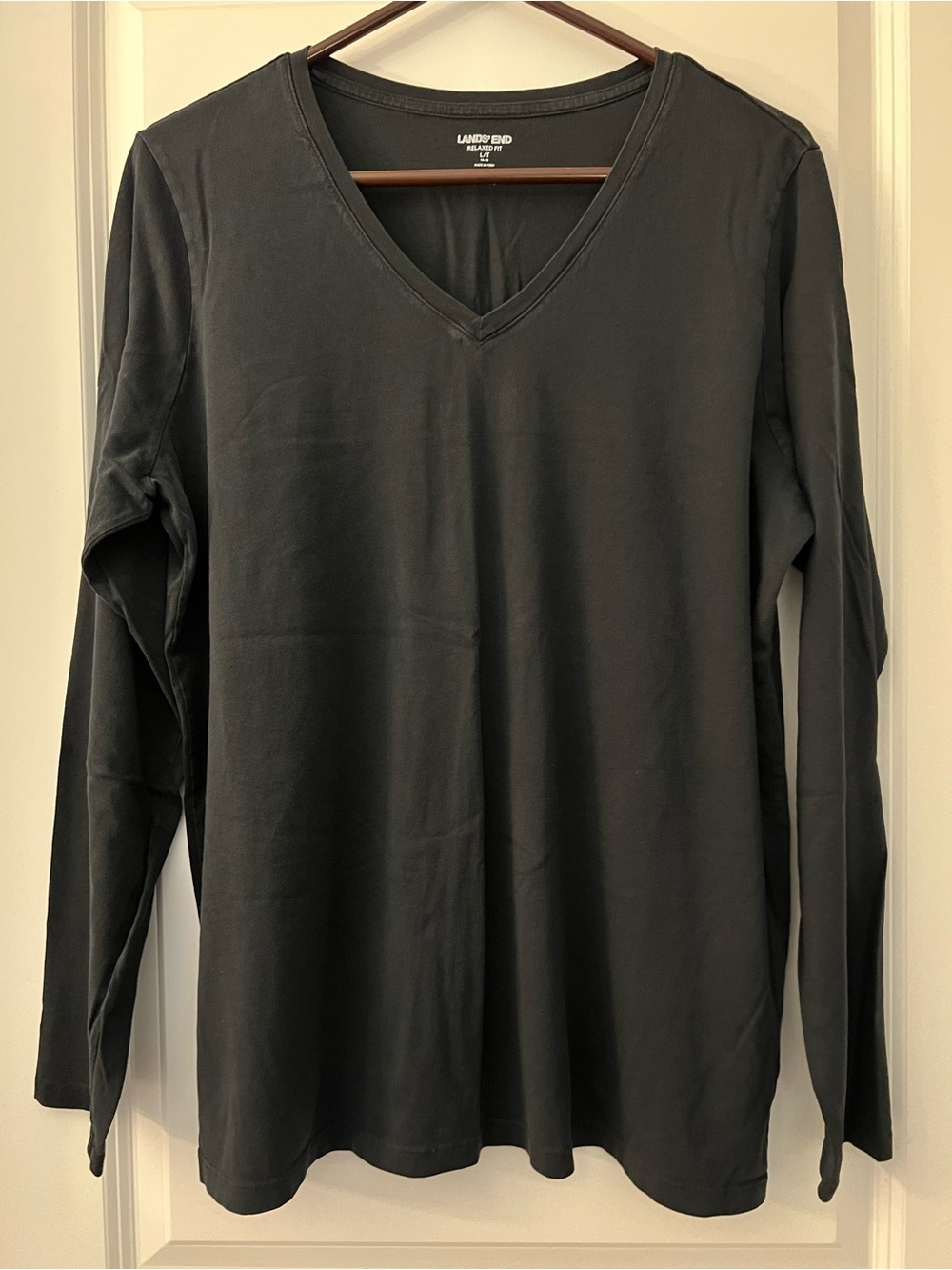 4 Lands' End Long-Sleeved V-Neck Tees - Black/Red/Navy/Purple - Picture 2 of 12